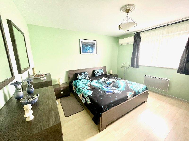 Photo 11 of the listing.