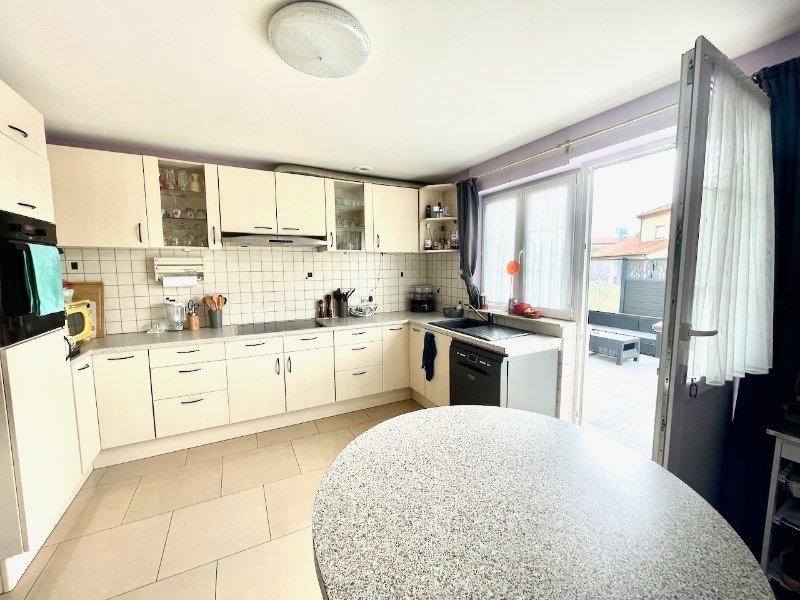 Photo 5 of the listing.