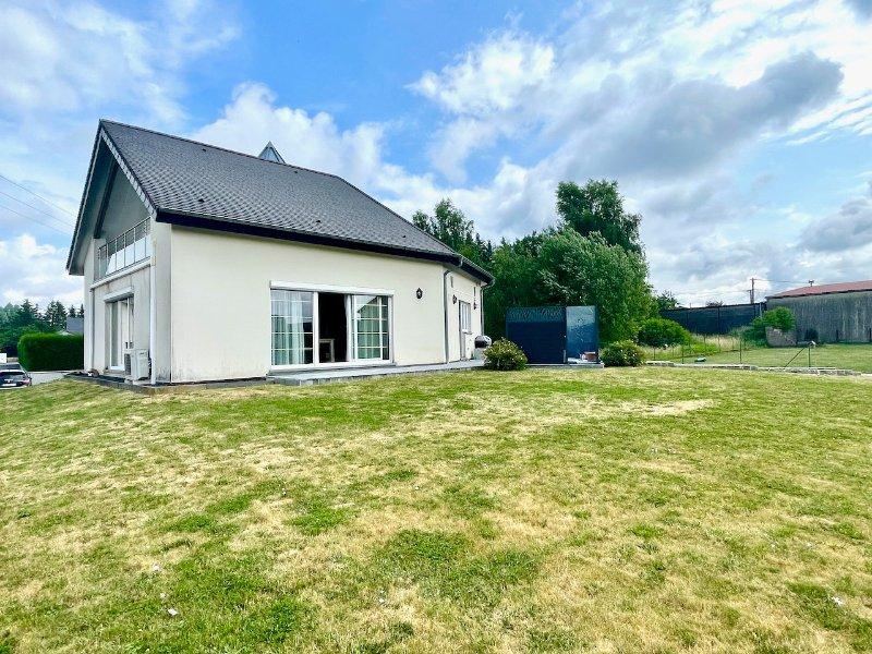 Photo 7 of the listing.