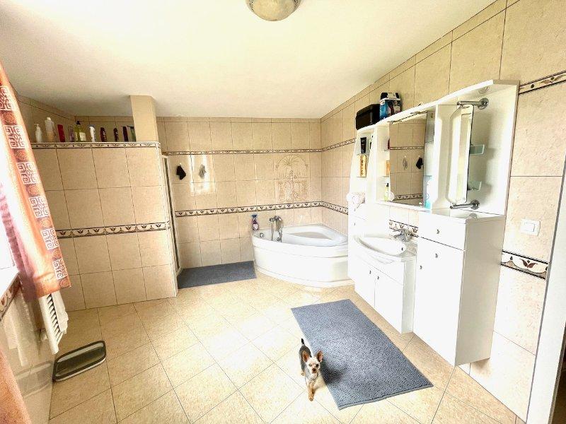 Photo 9 of the listing.