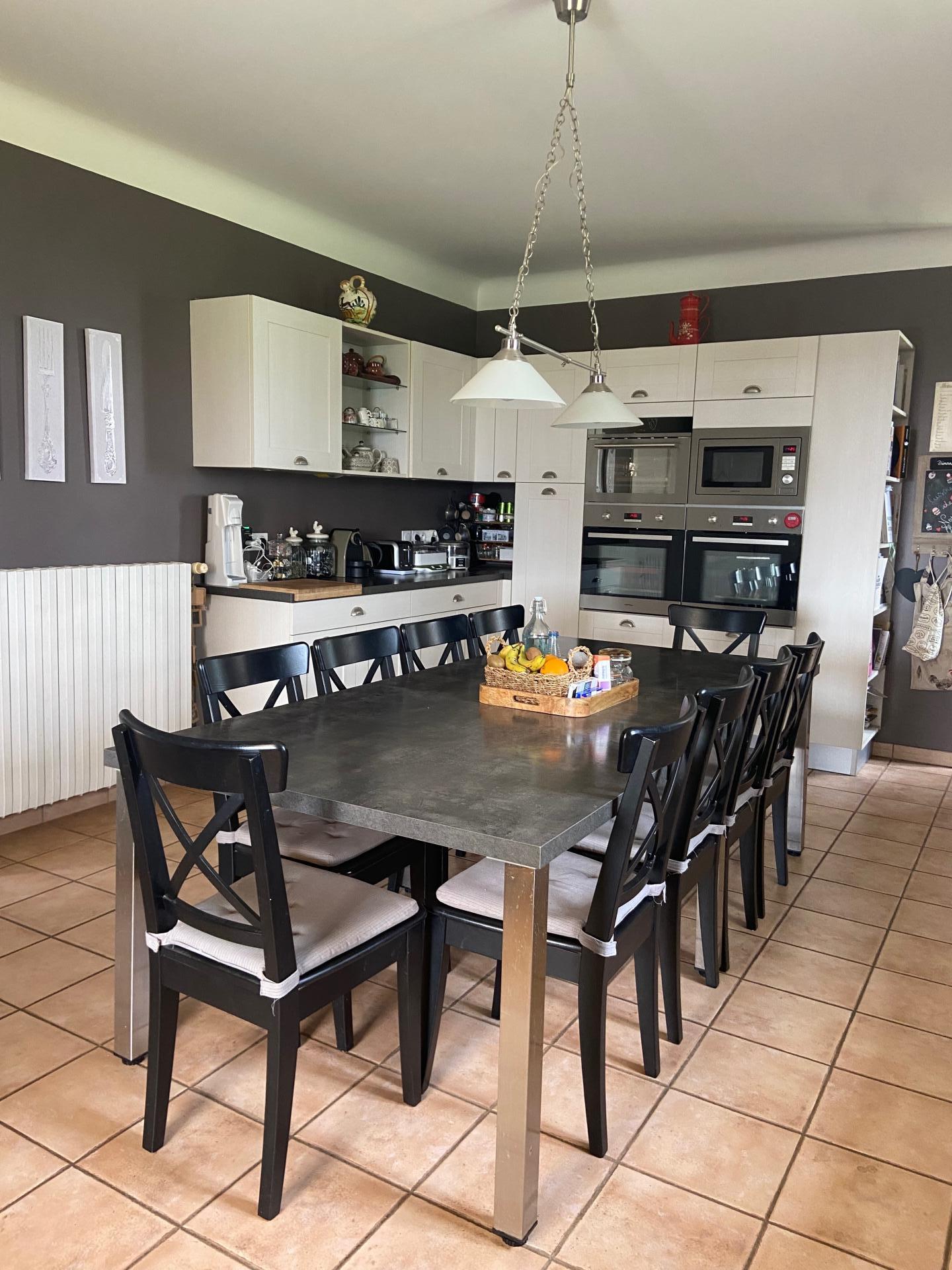 Photo 6 of the listing.