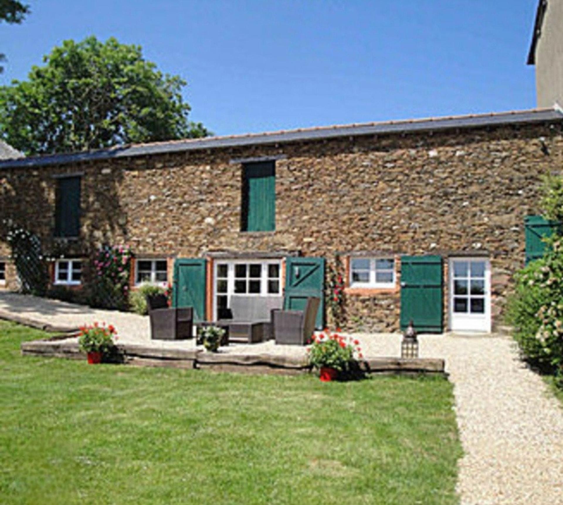 Photo 3 of the listing.