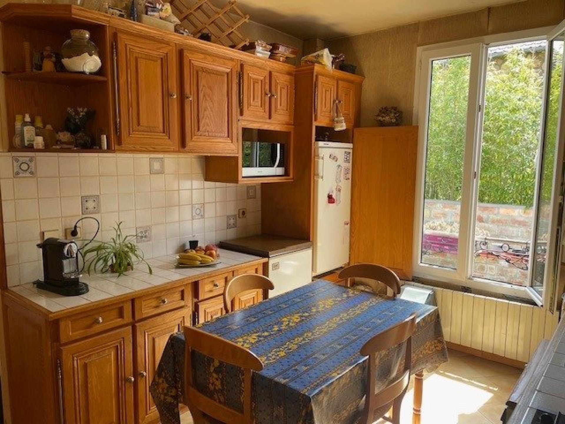 Photo 7 of the listing.