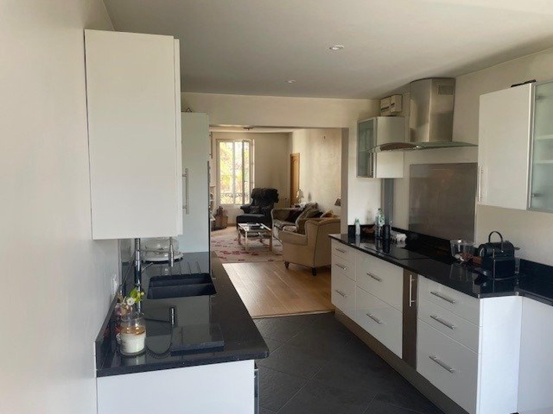 Photo 8 of the listing.