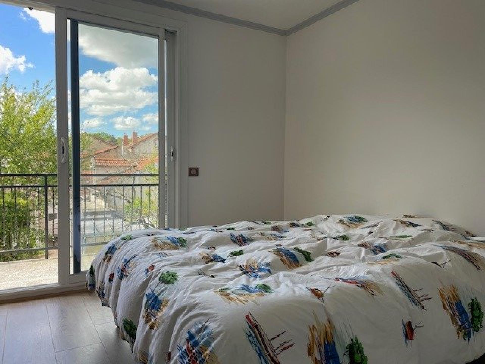 Photo 10 of the listing.