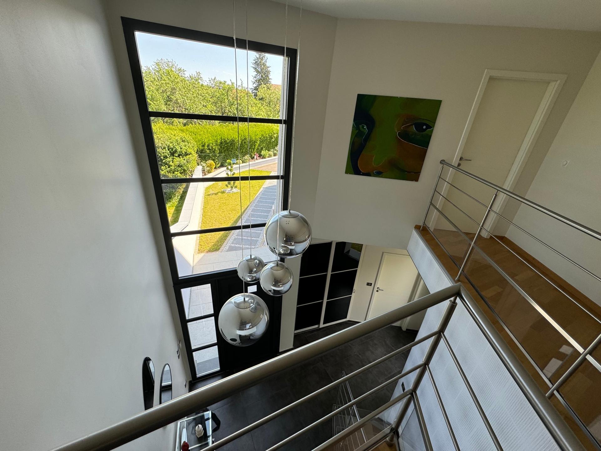 Photo 7 of the listing.