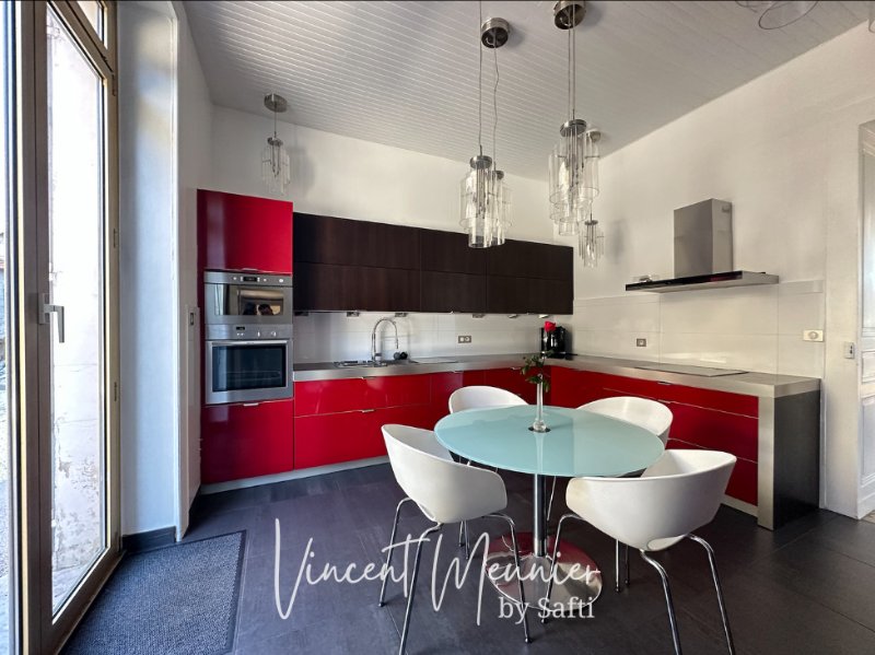 Photo 8 of the listing.