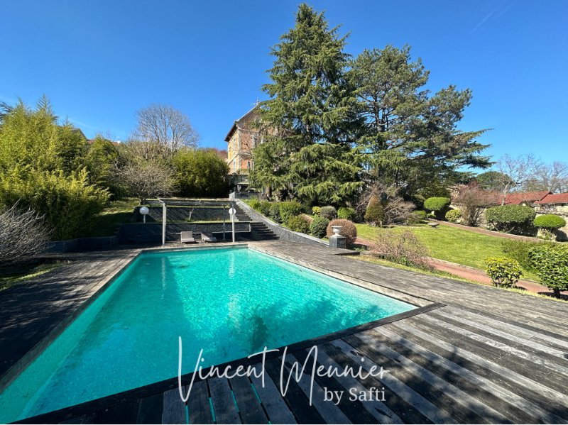 Photo 18 of the listing.