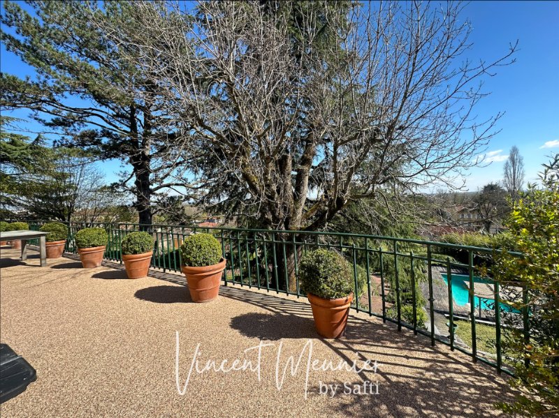 Photo 17 of the listing.