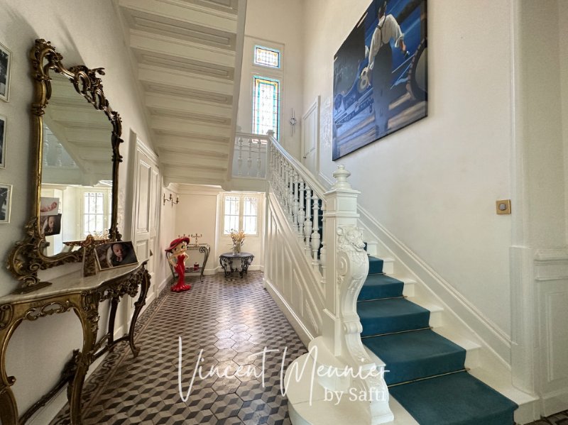 Photo 9 of the listing.