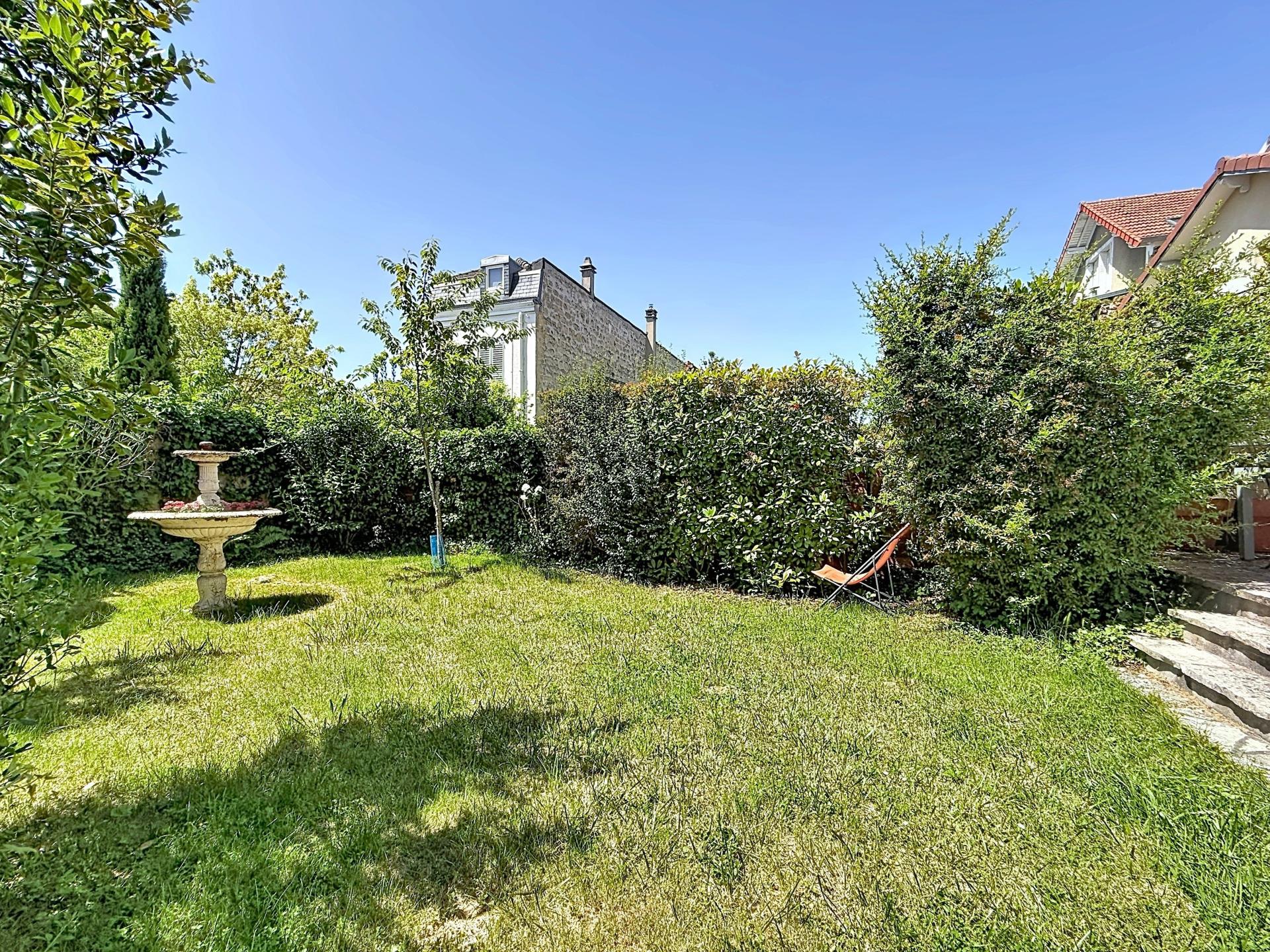Photo 3 of the listing.