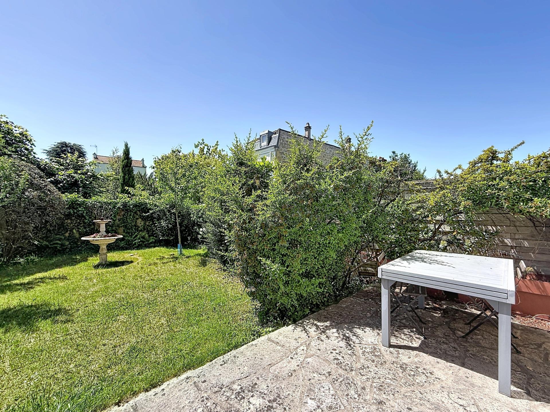 Photo 14 of the listing.