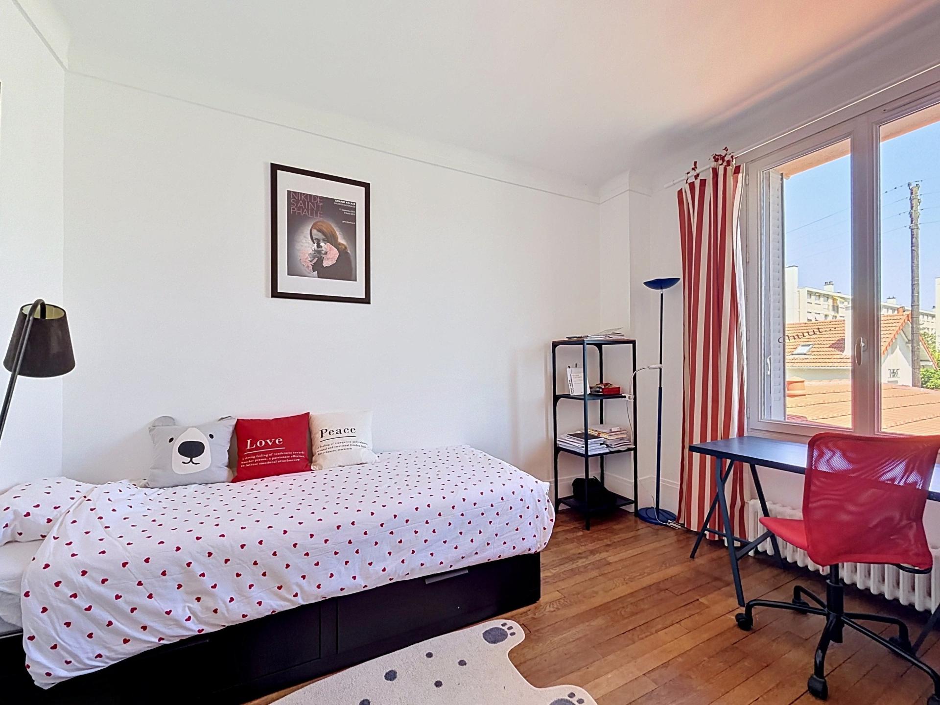 Photo 8 of the listing.