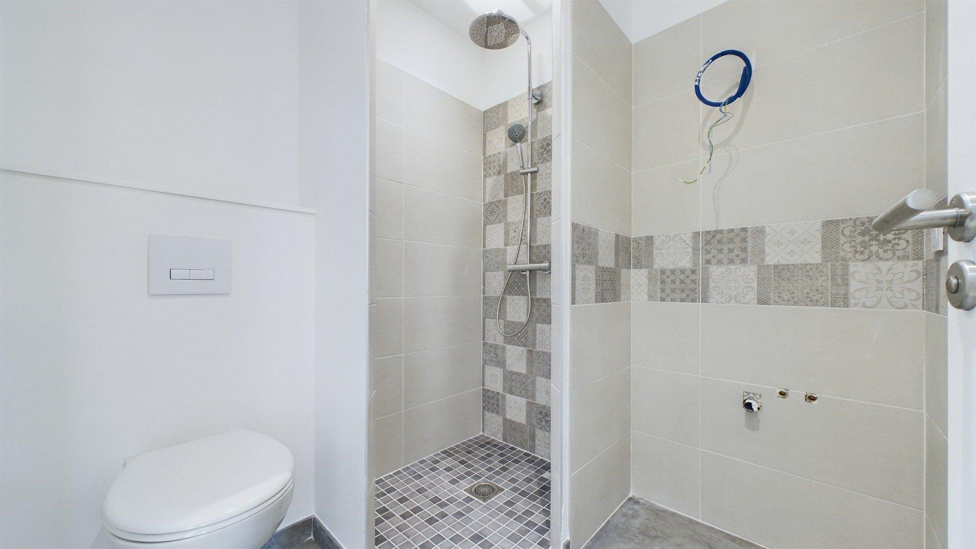 Photo 11 of the listing.