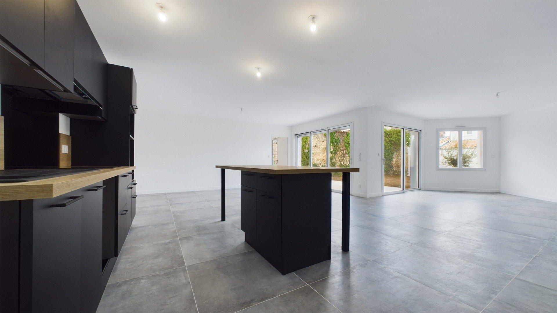 Photo 2 of the listing.