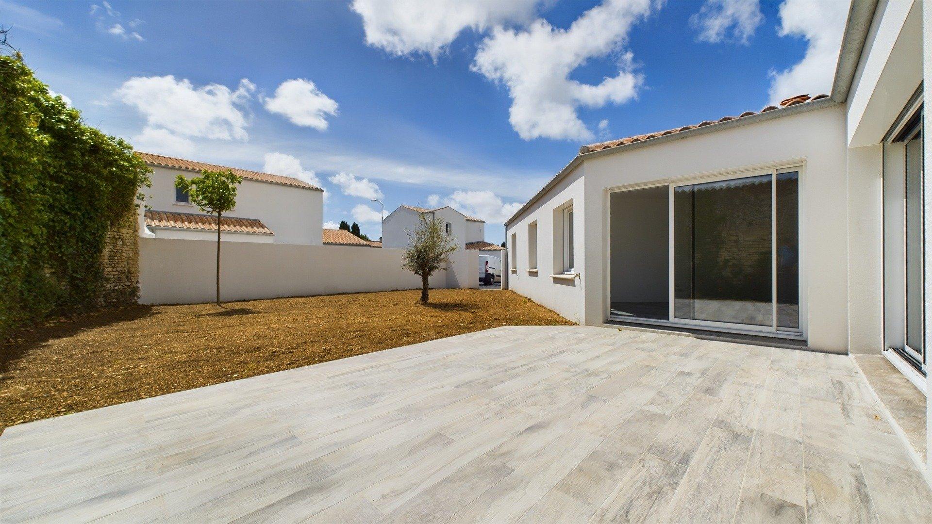 Photo 12 of the listing.