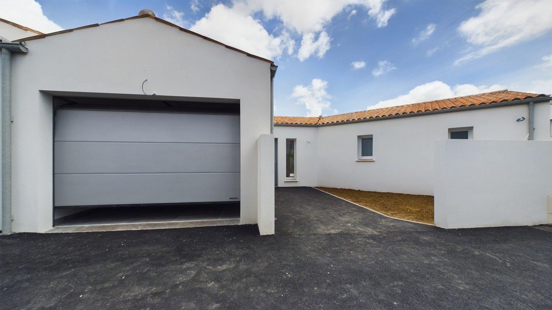 Photo 4 of the listing.