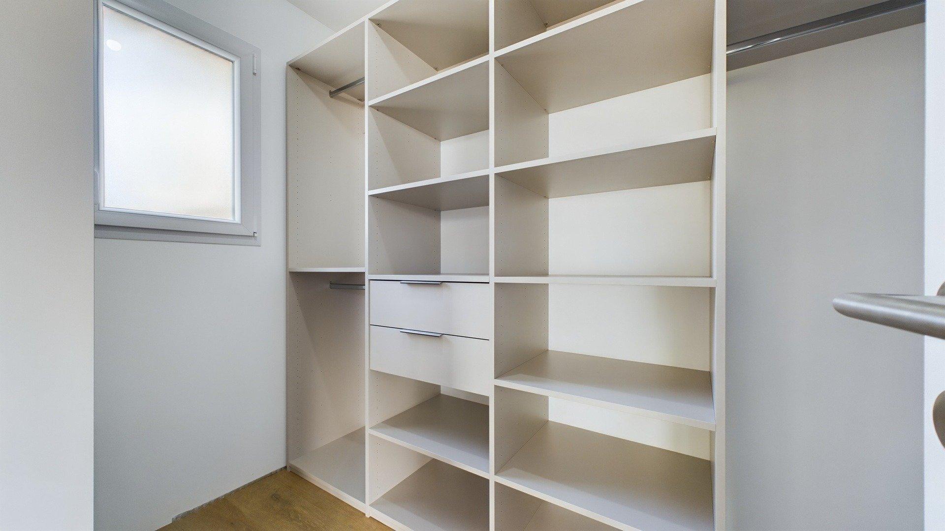 Photo 8 of the listing.