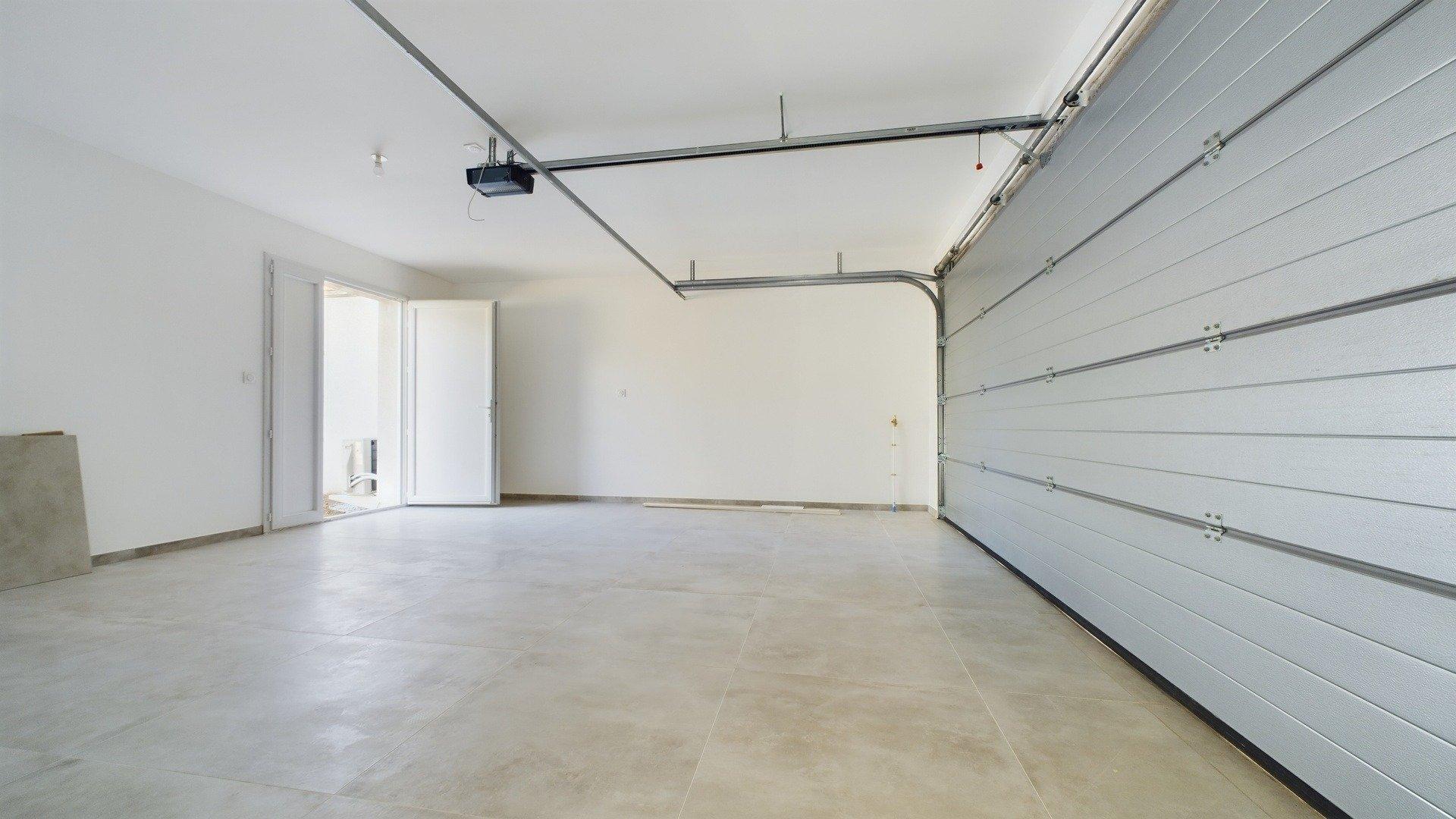 Photo 13 of the listing.