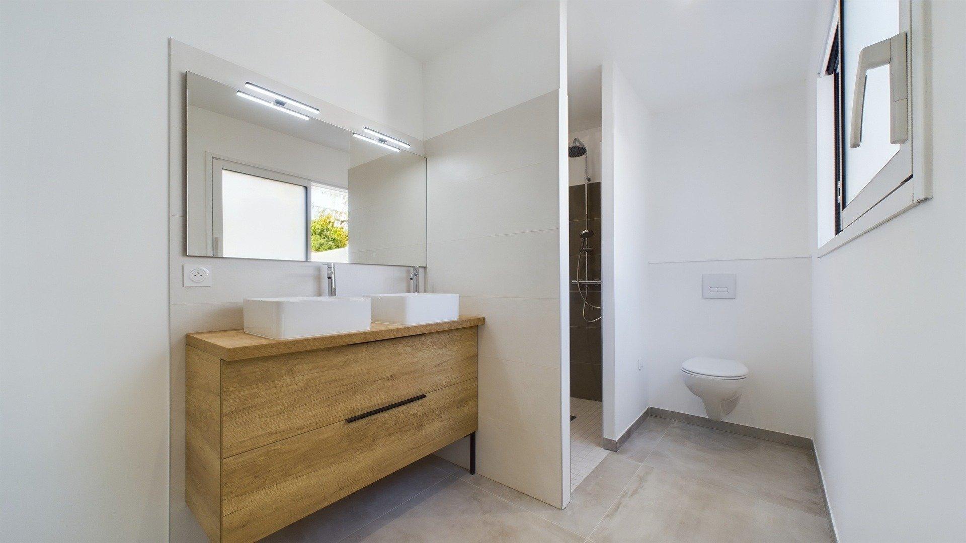 Photo 9 of the listing.