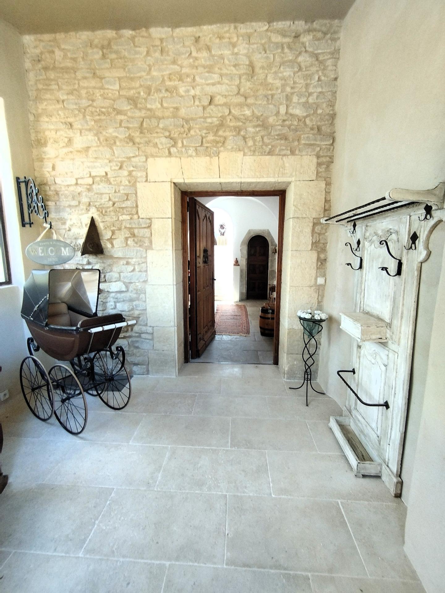 Photo 7 of the listing.