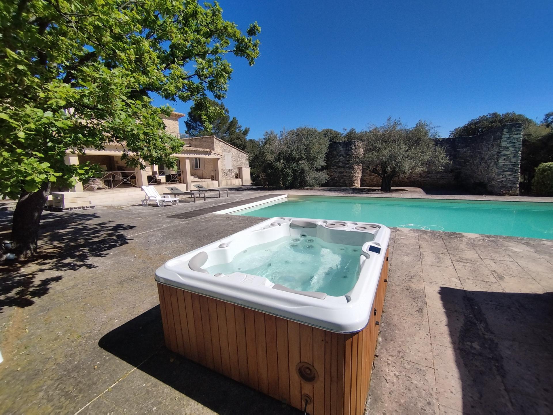 Photo 5 of the listing.