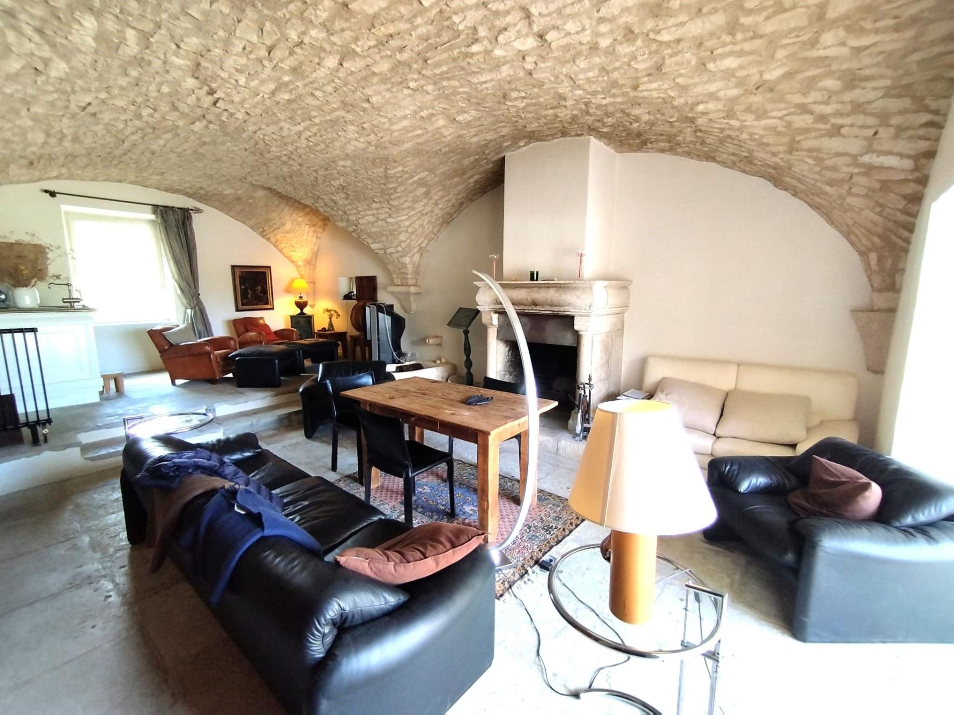 Photo 9 of the listing.