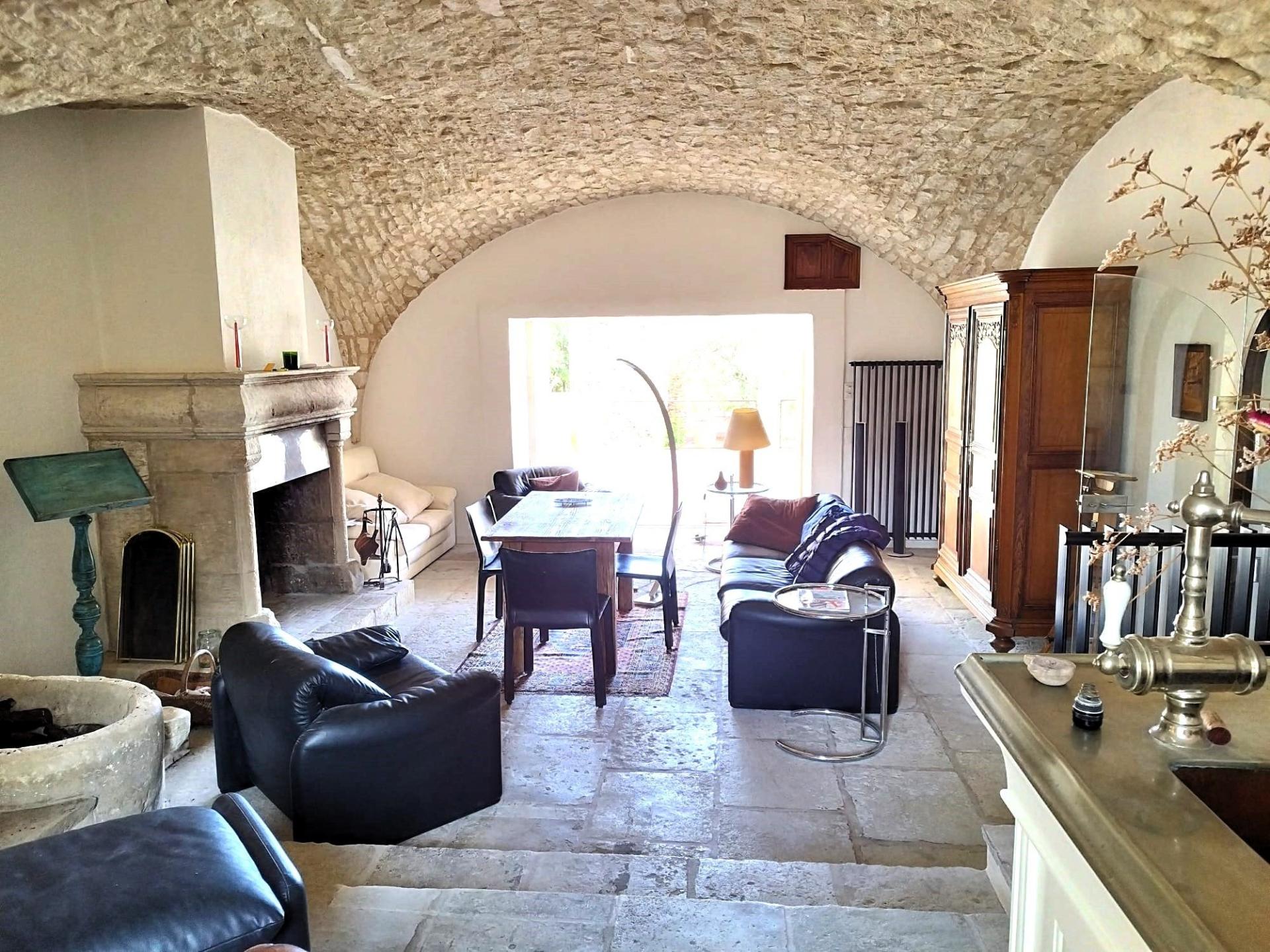 Photo 10 of the listing.