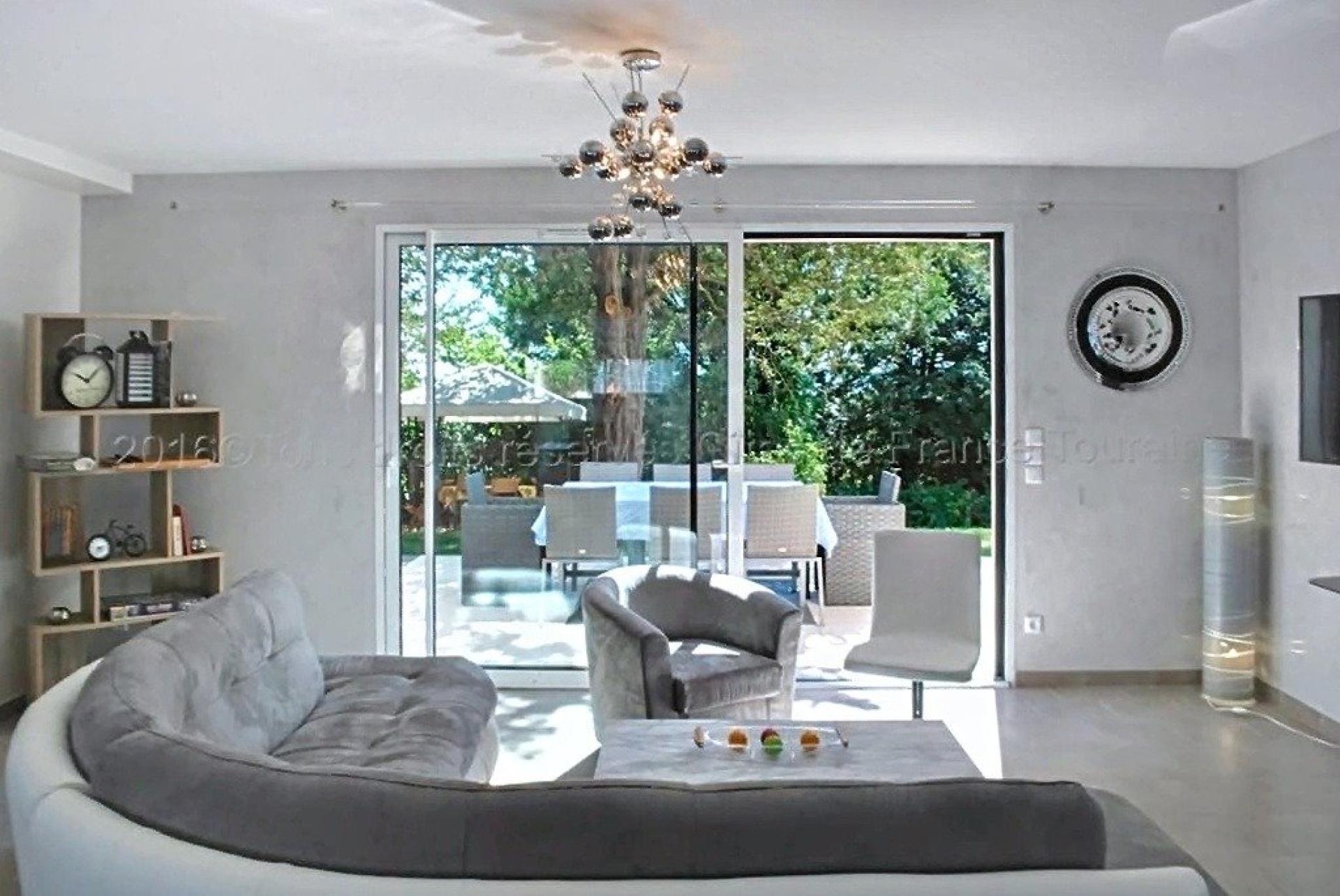 Photo 4 of the listing.