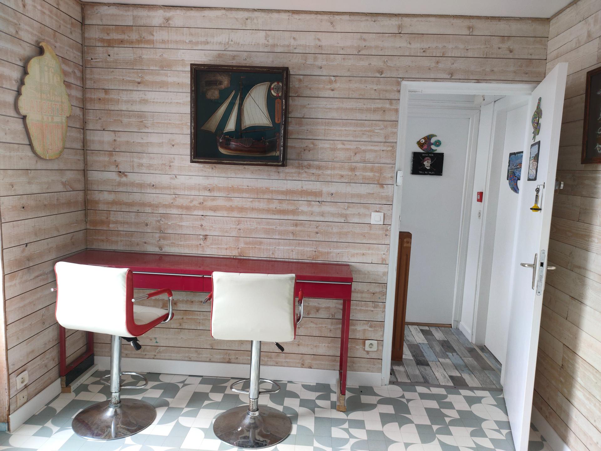 Photo 8 of the listing.