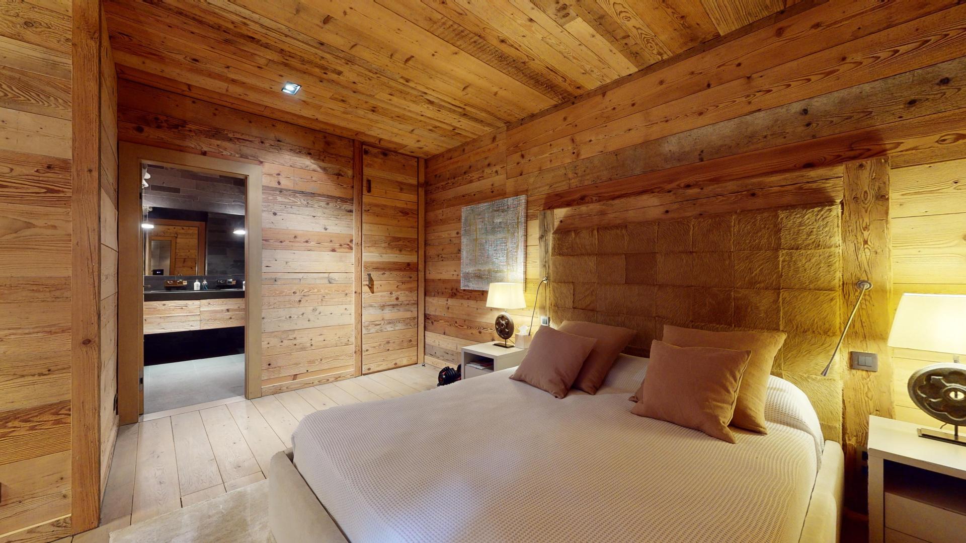 Photo 4 of the listing.