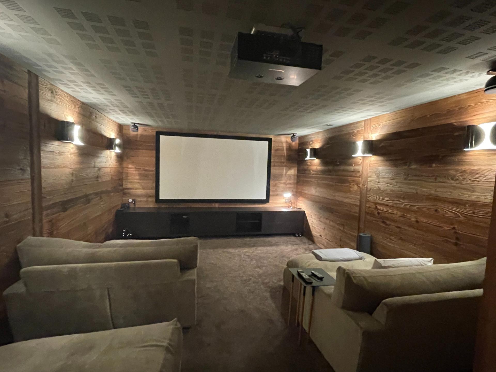 Photo 6 of the listing.