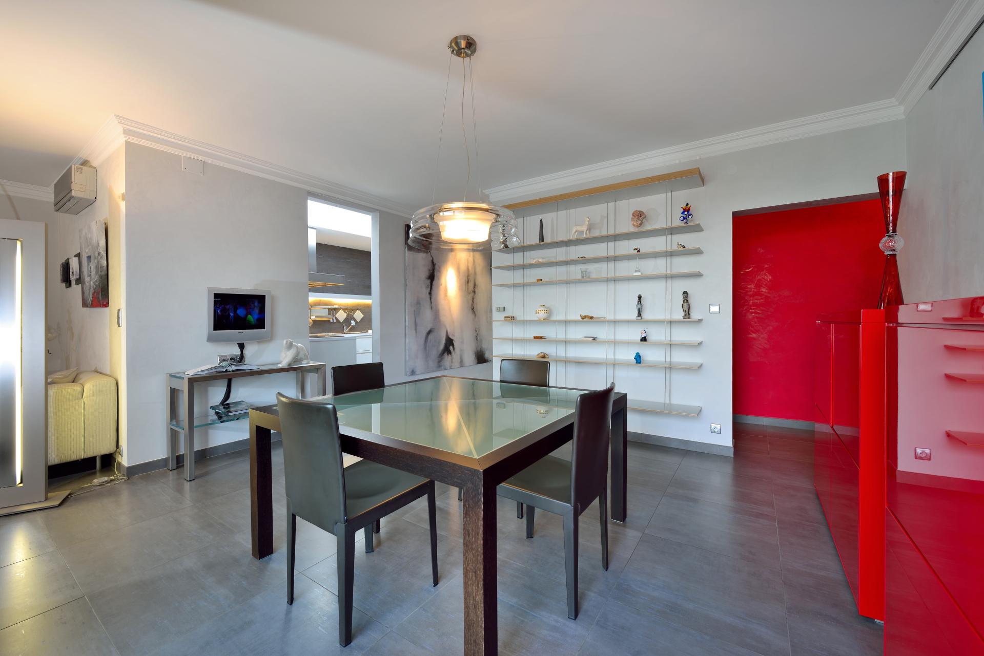 Photo 7 of the listing.