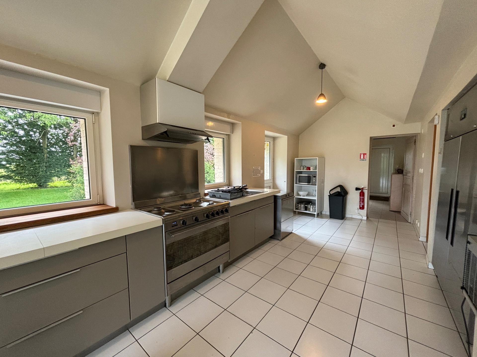 Photo 5 of the listing.