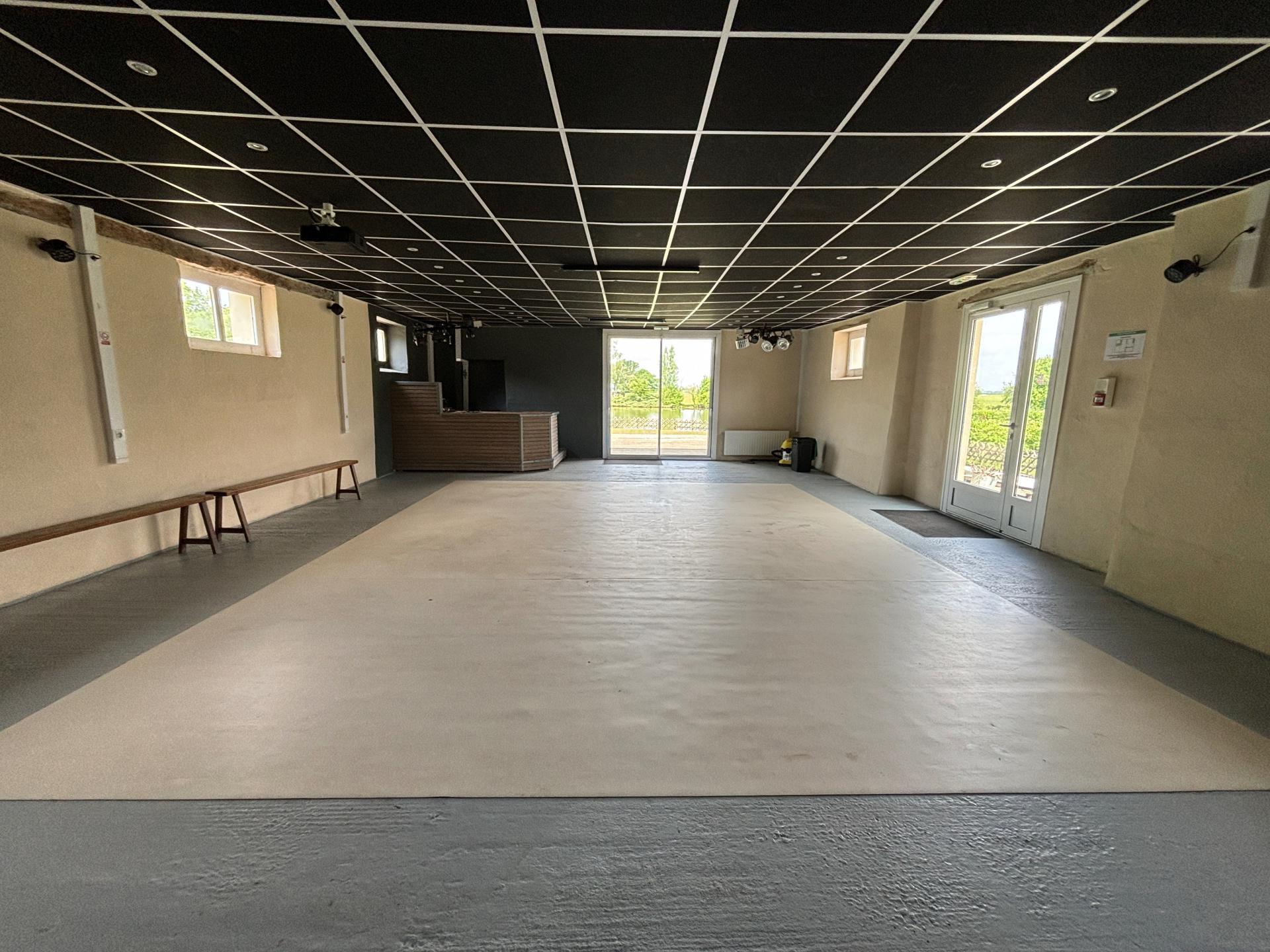 Photo 17 of the listing.