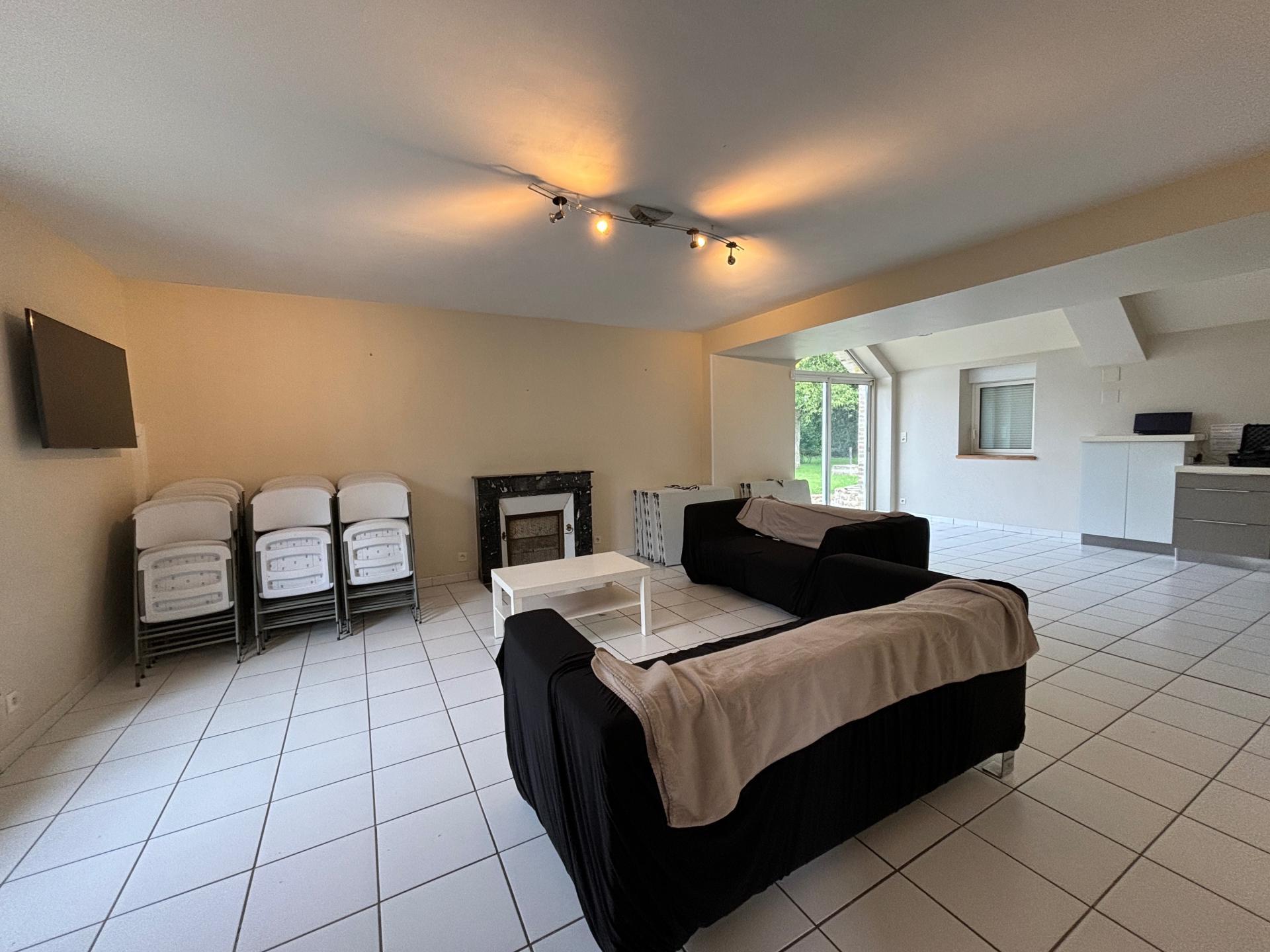 Photo 4 of the listing.