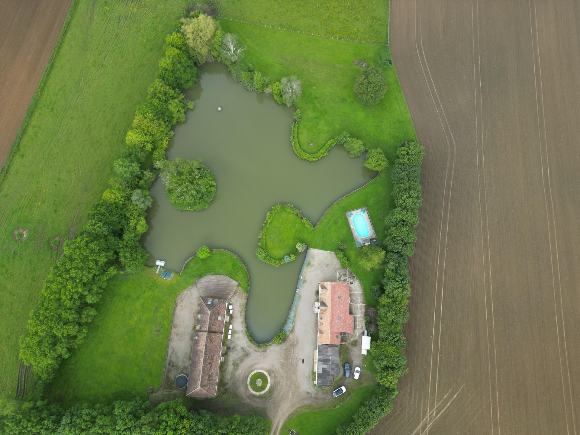 Photo 21 of the listing.