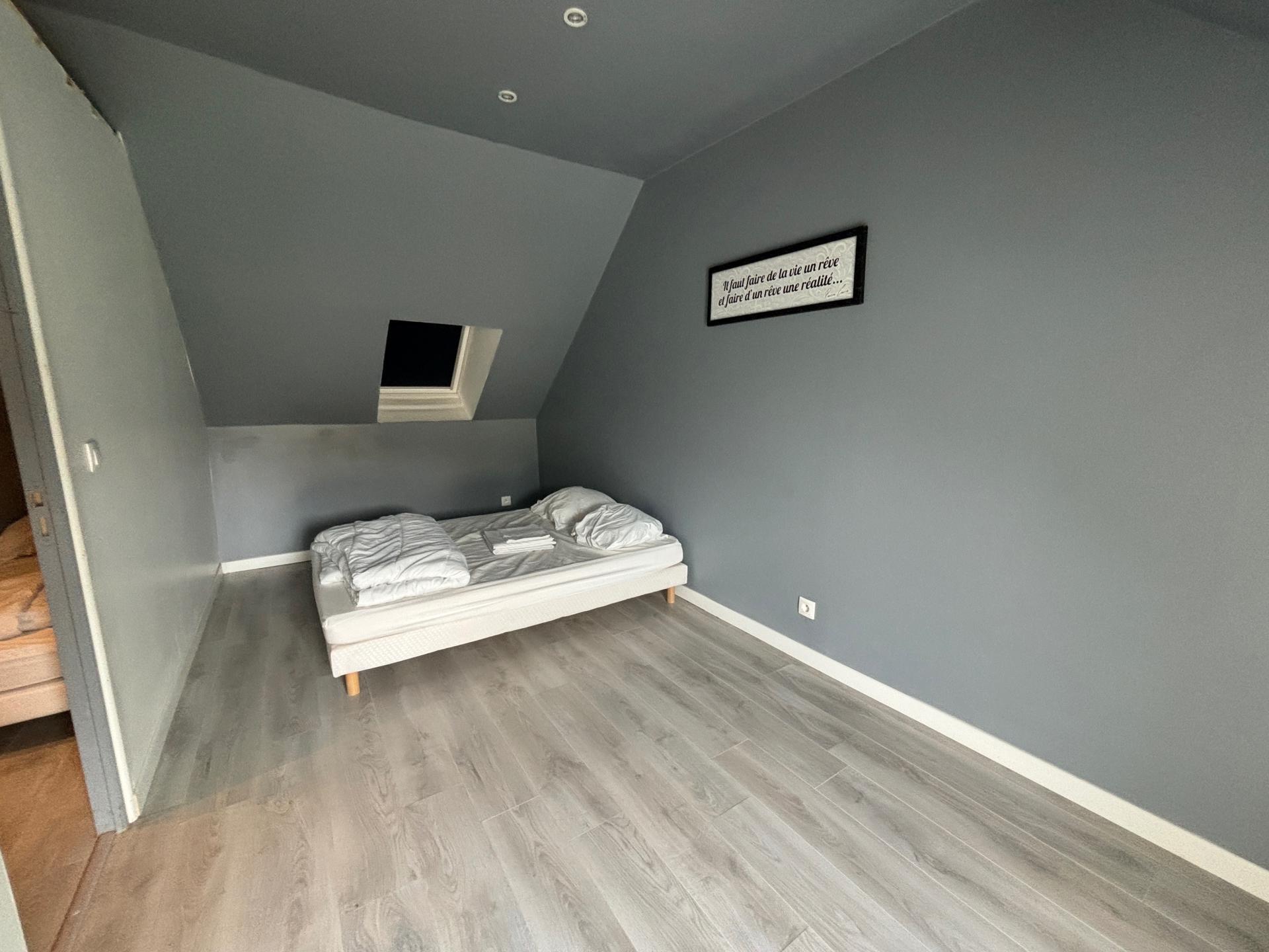 Photo 14 of the listing.