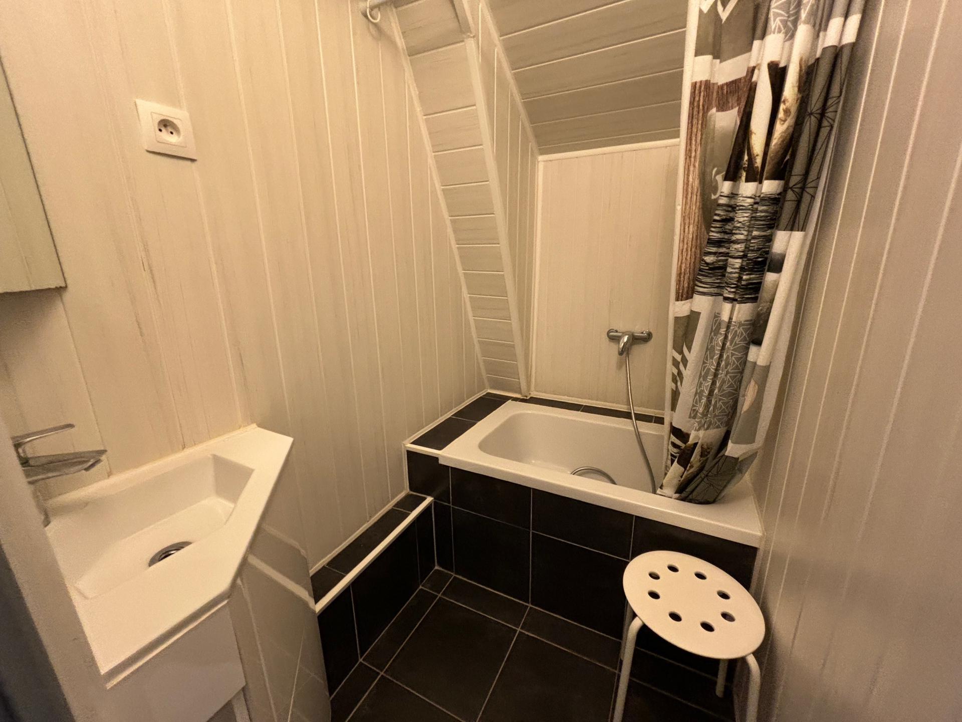 Photo 13 of the listing.