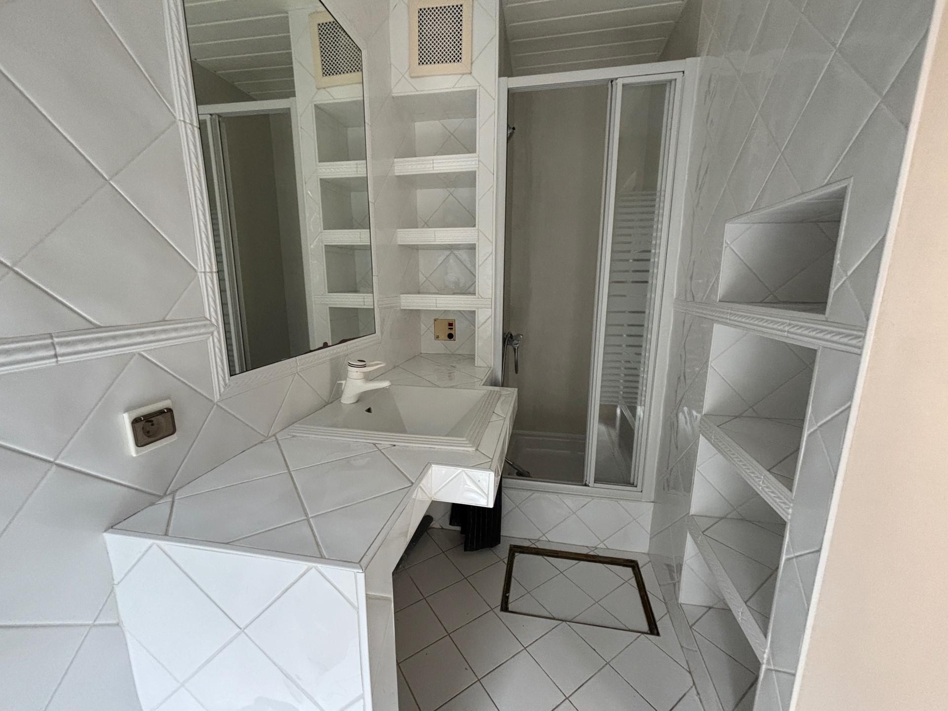 Photo 11 of the listing.