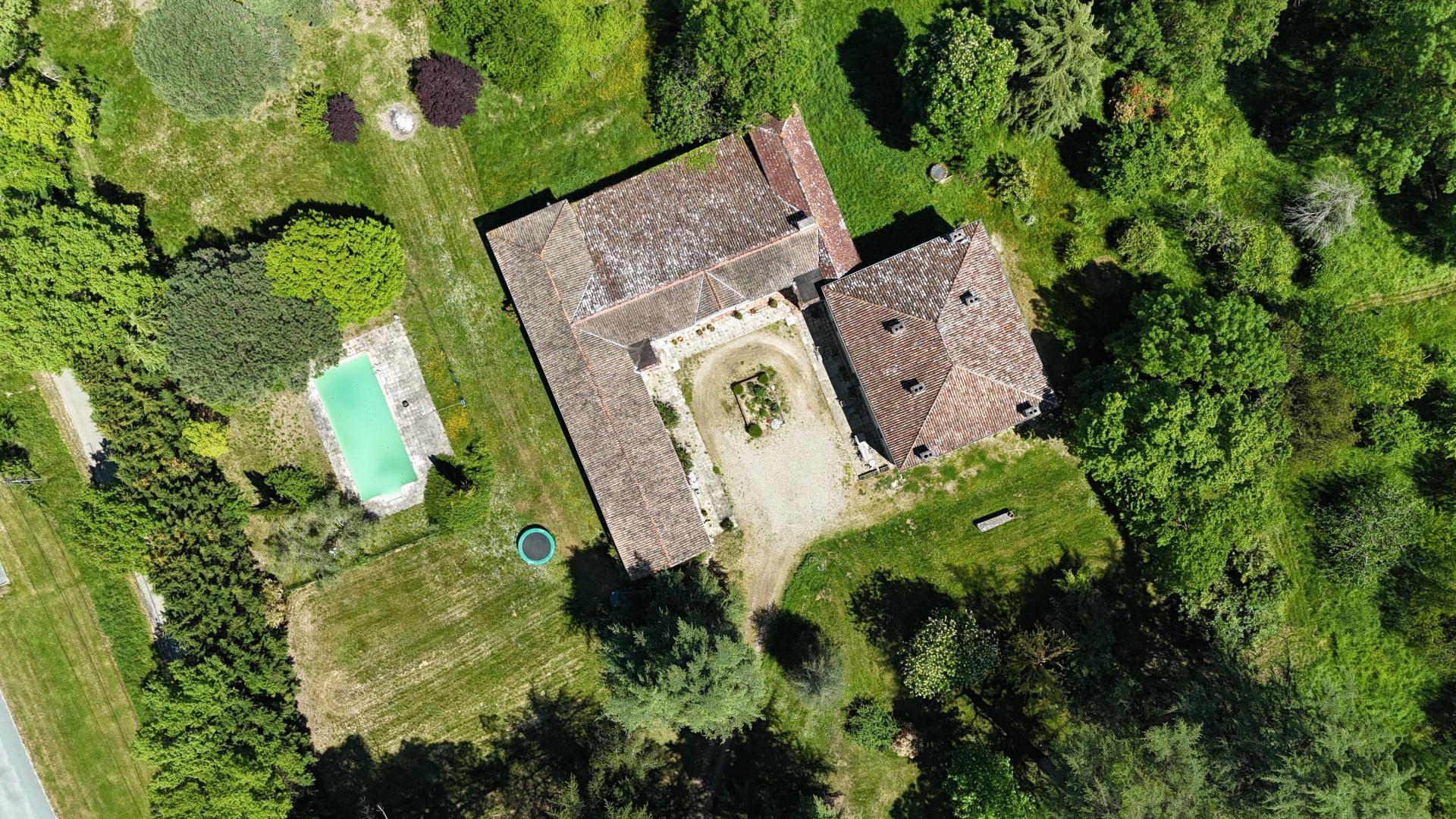 Photo 17 of the listing.