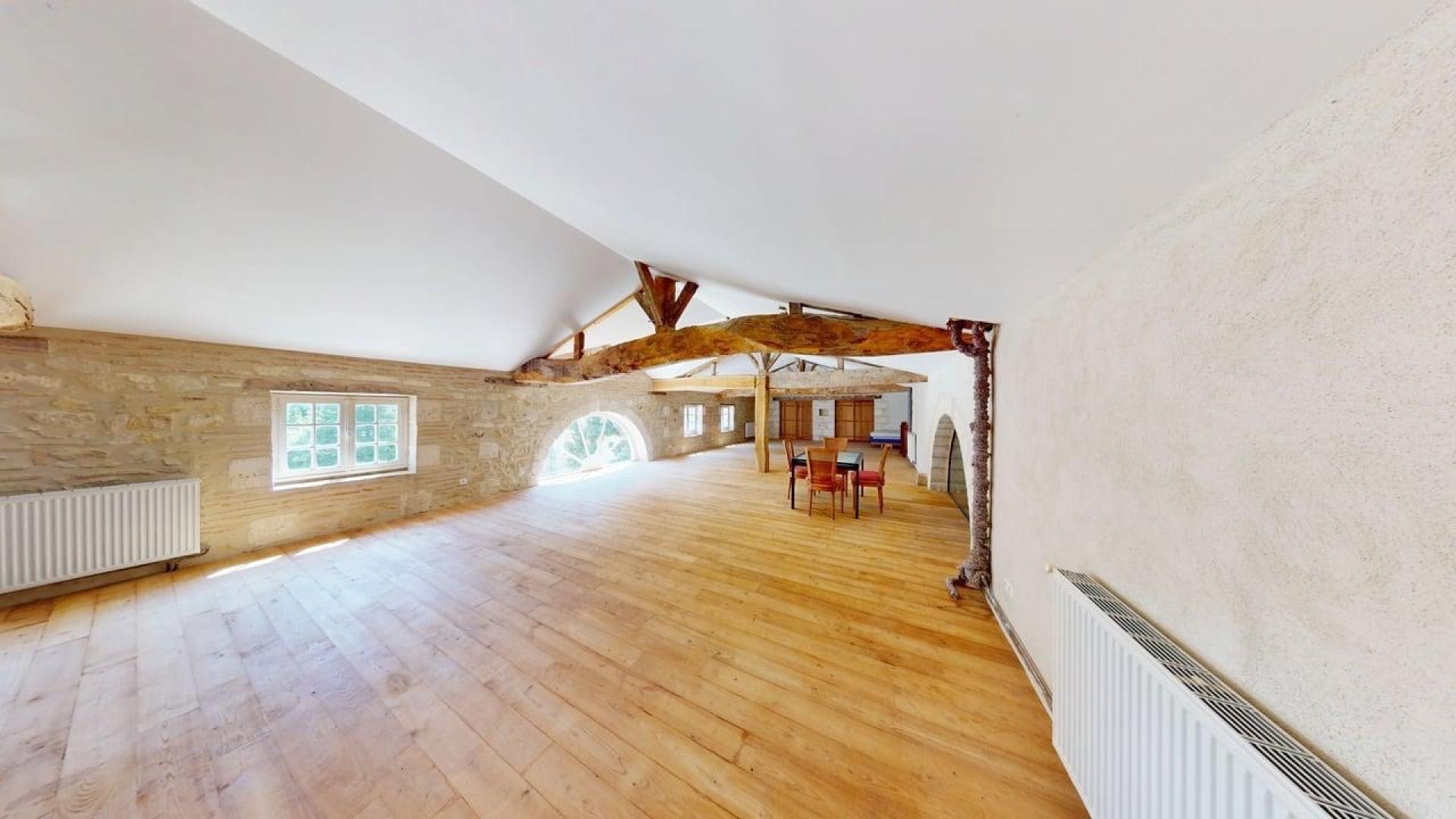 Photo 13 of the listing.