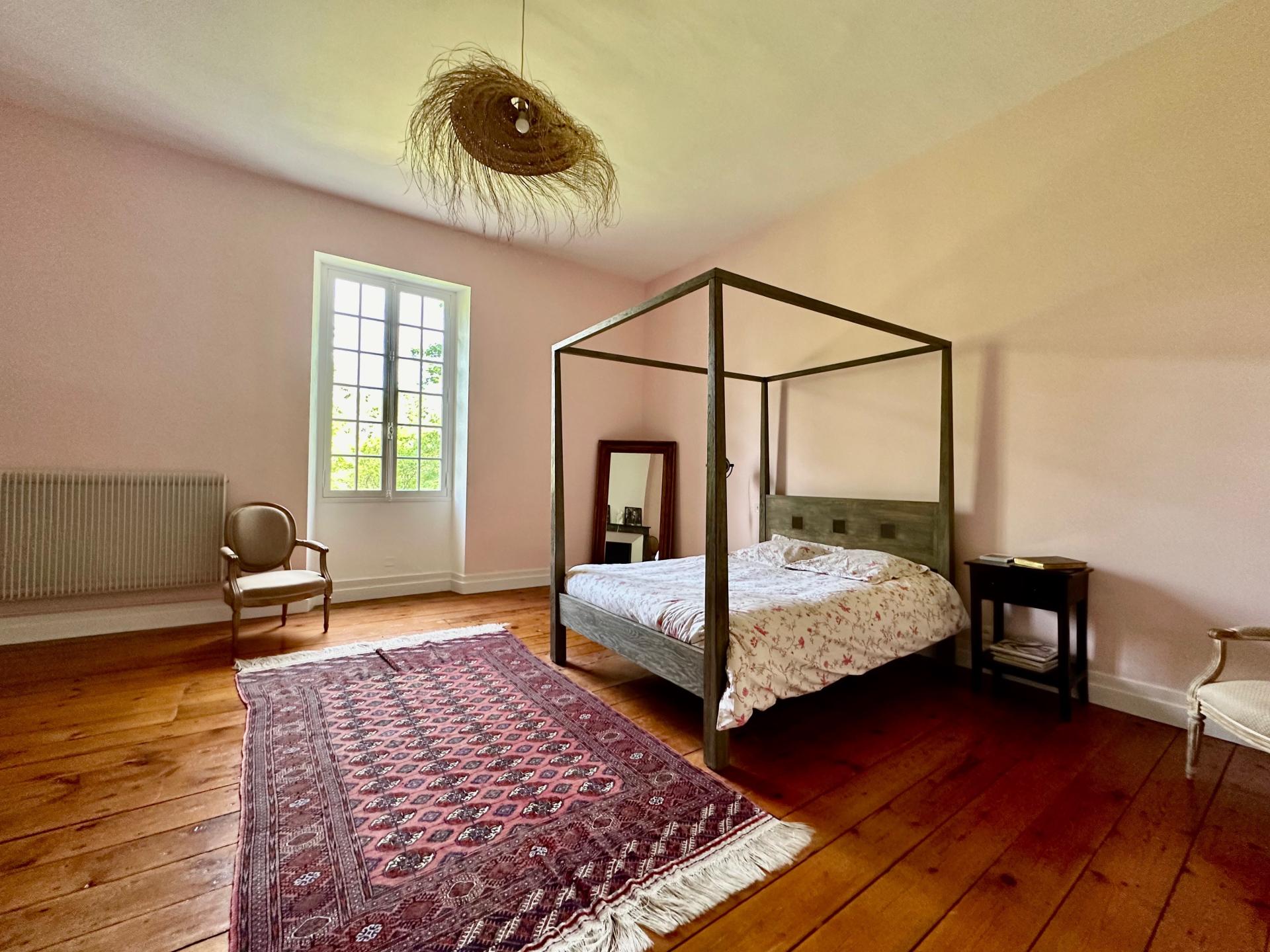 Photo 10 of the listing.