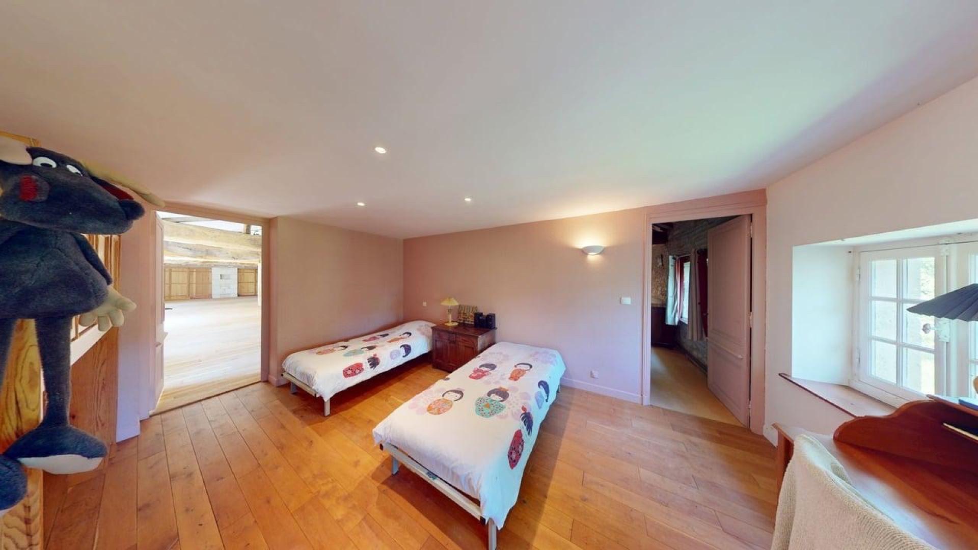 Photo 16 of the listing.