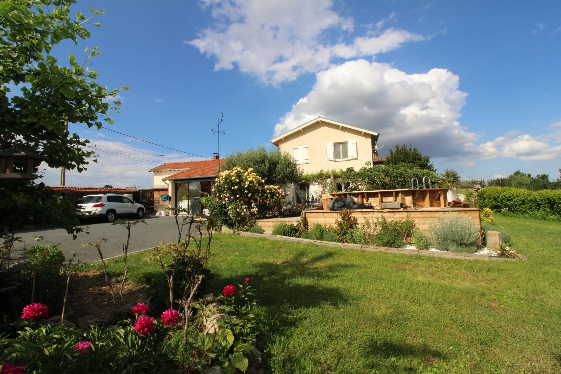 Photo 3 of the listing.