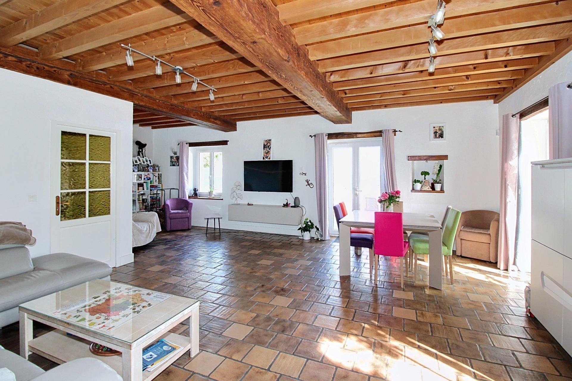 Photo 7 of the listing.