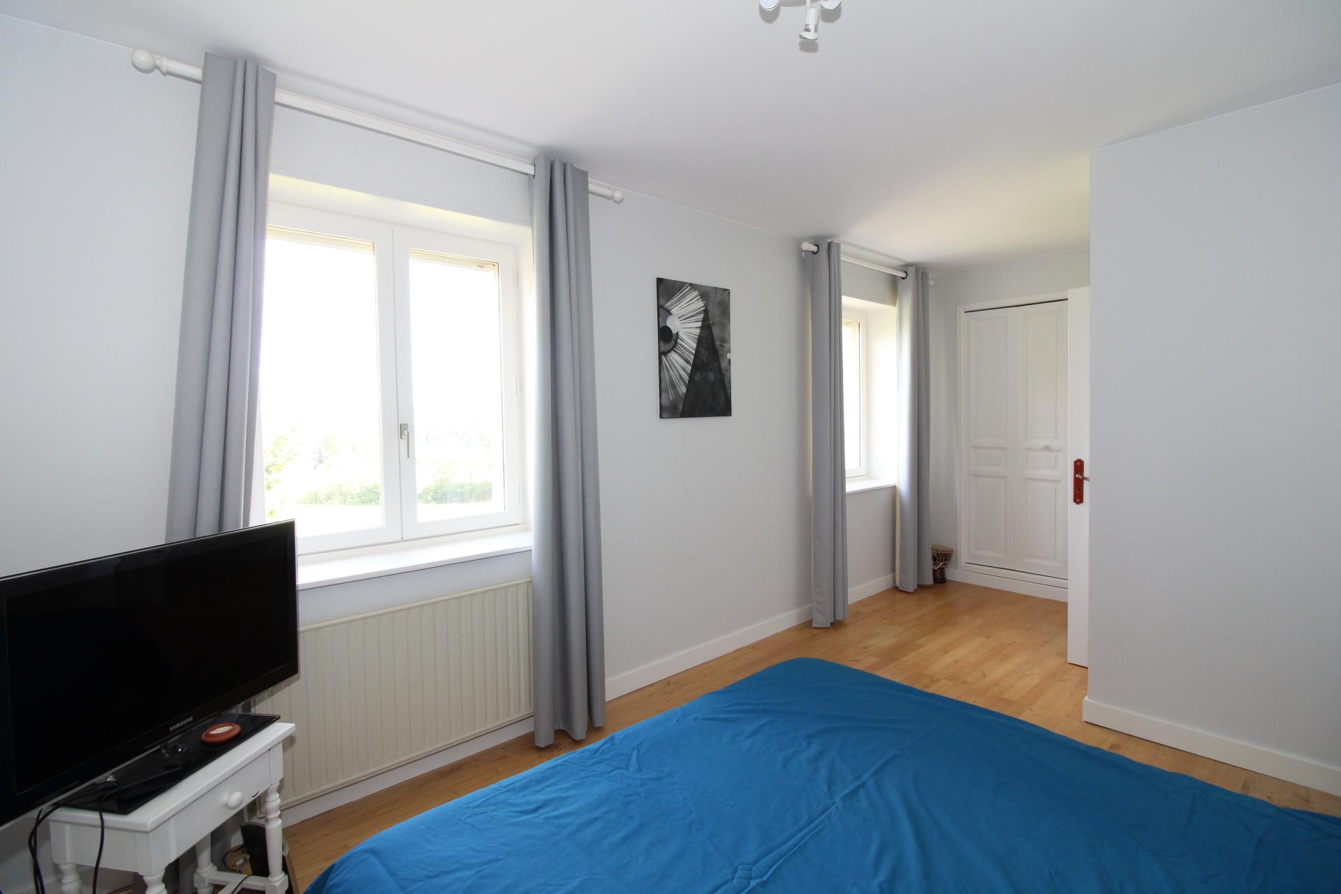 Photo 9 of the listing.