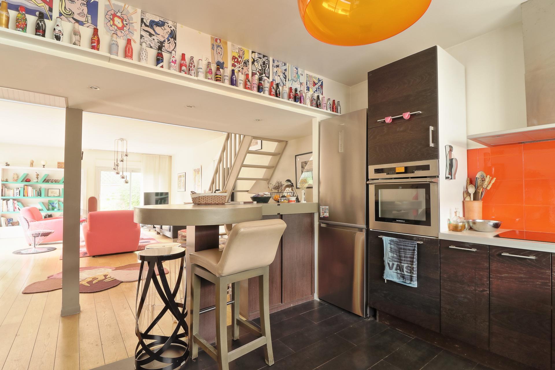 Photo 5 of the listing.