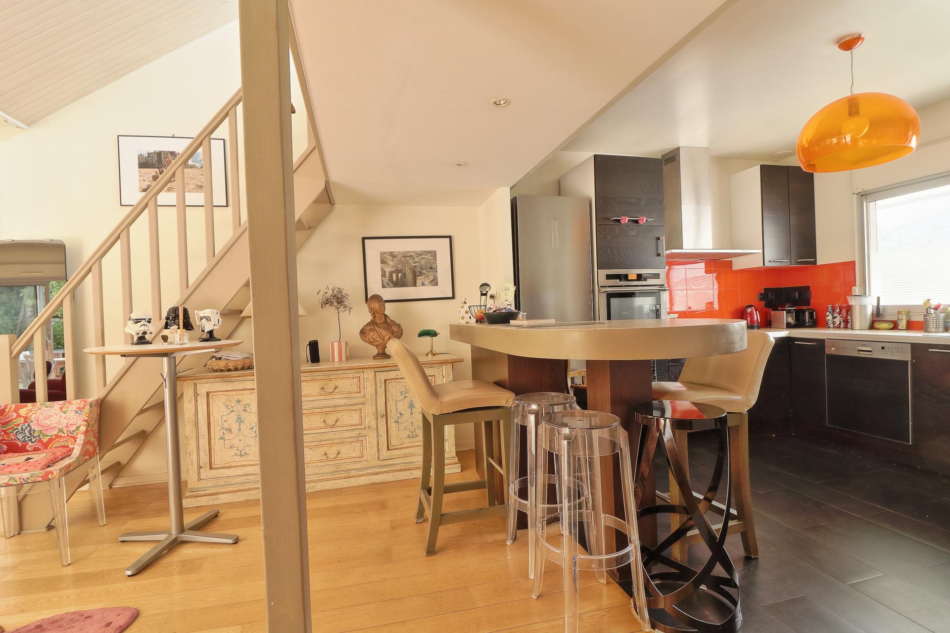 Photo 4 of the listing.