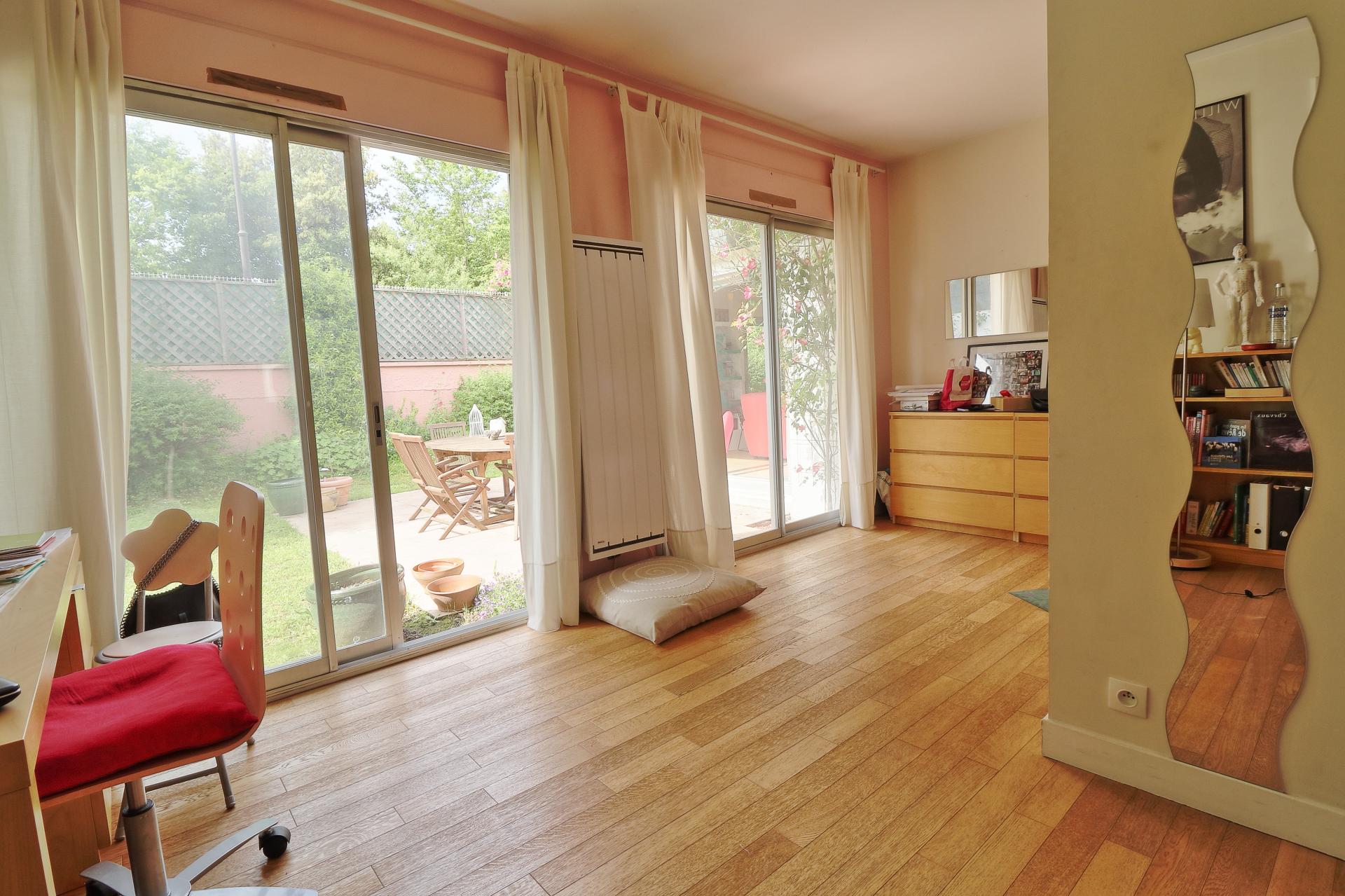 Photo 9 of the listing.